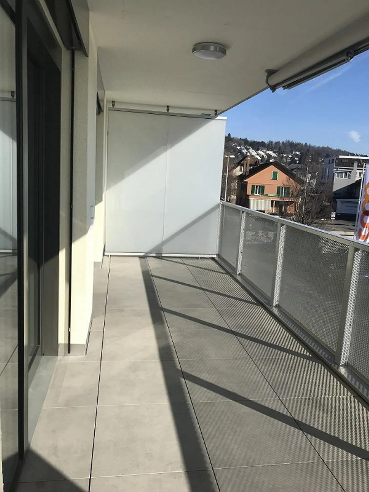 2 1/2-room apartment with sunny balcony - Photo 3 of 7