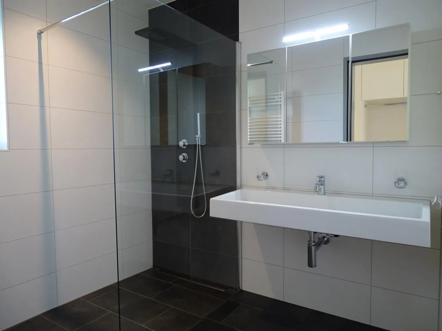 2 1/2-room apartment with sunny balcony - Photo 5 of 7