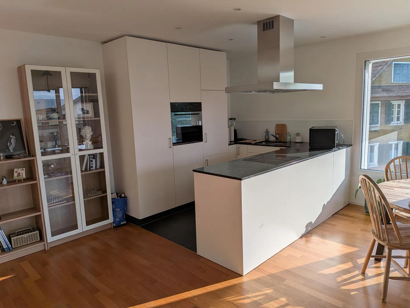 Moderne 3.5-Zimmer-Wohnung - Foto 2 von 8
