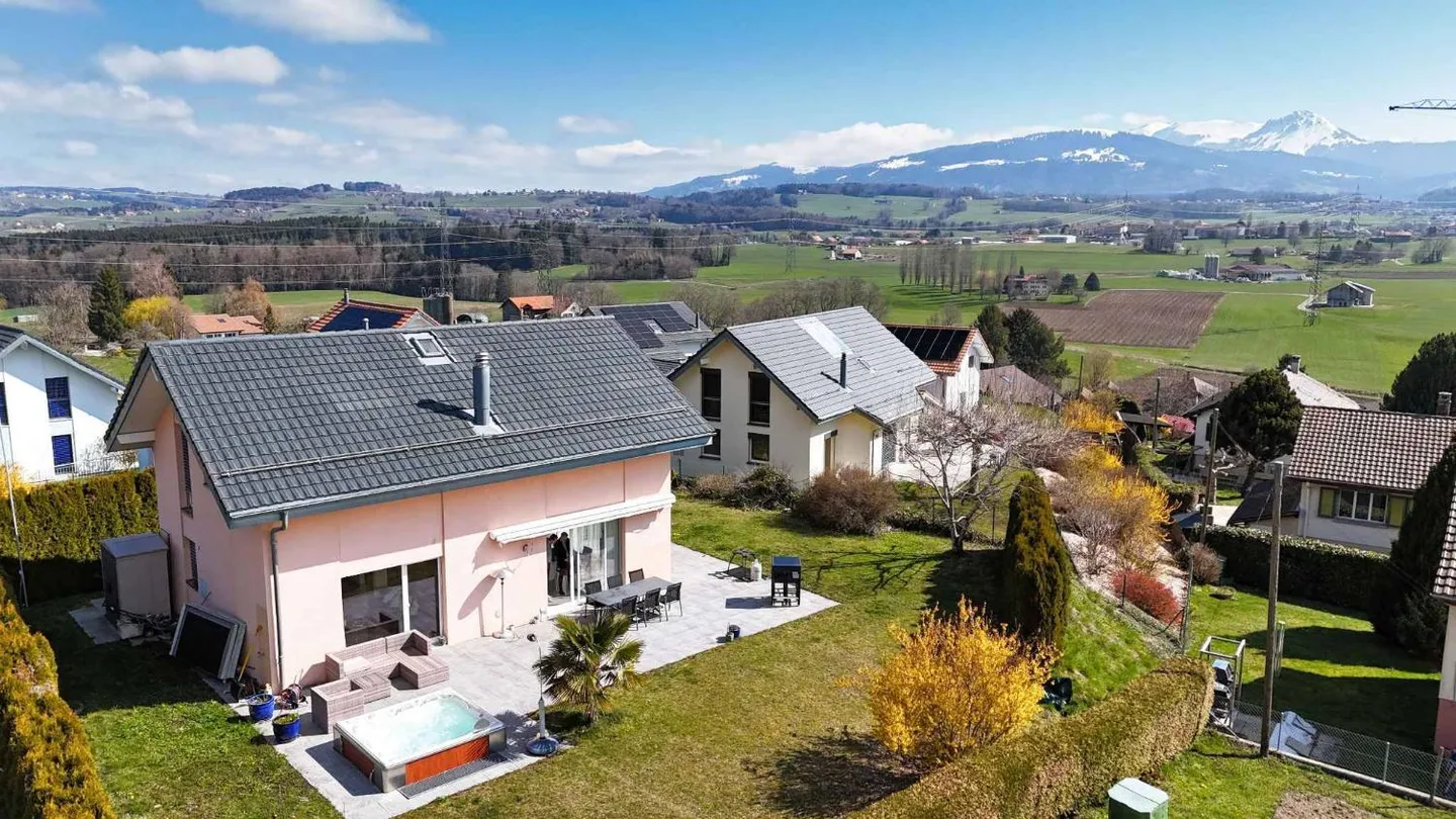 Villa Charmante avec Jacuzzi - Photo 1 sur 12