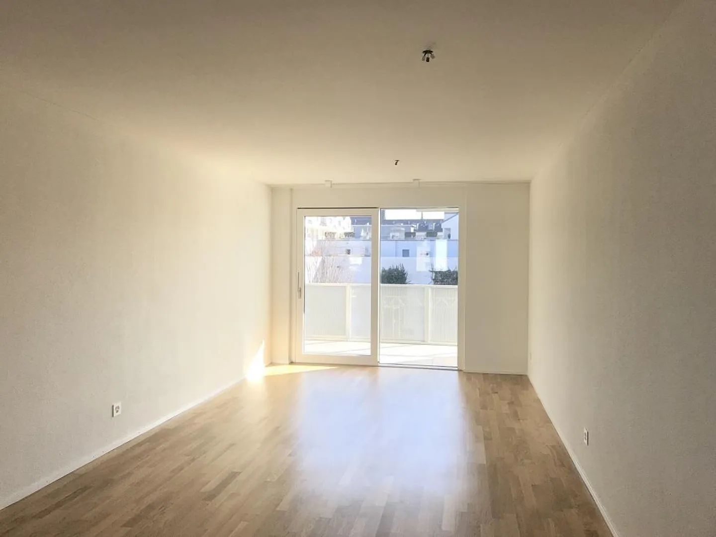 2 1/2-room apartment with sunny balcony - Photo 6 of 7