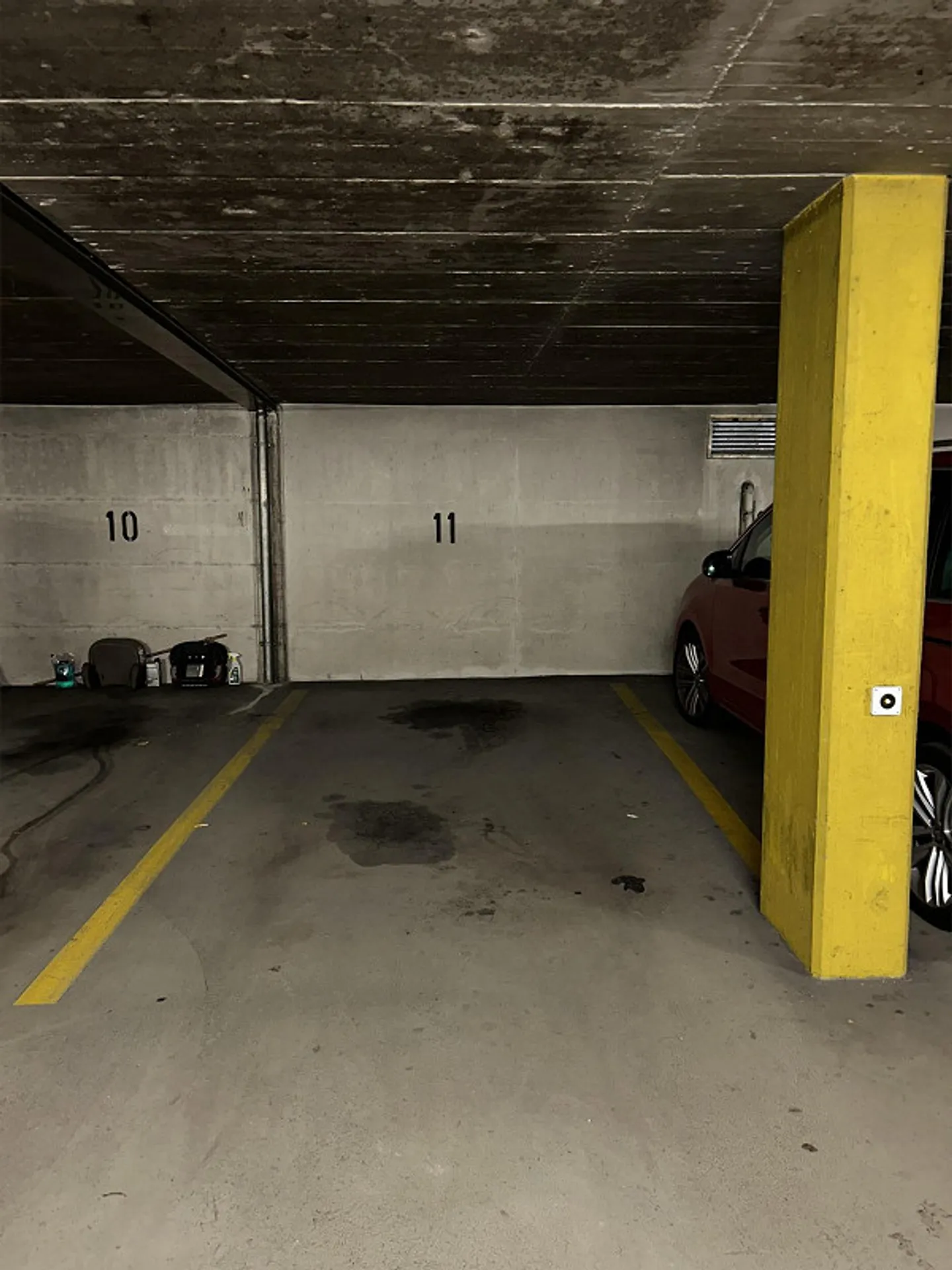 Various parking spaces for rent - Photo 1 of 7