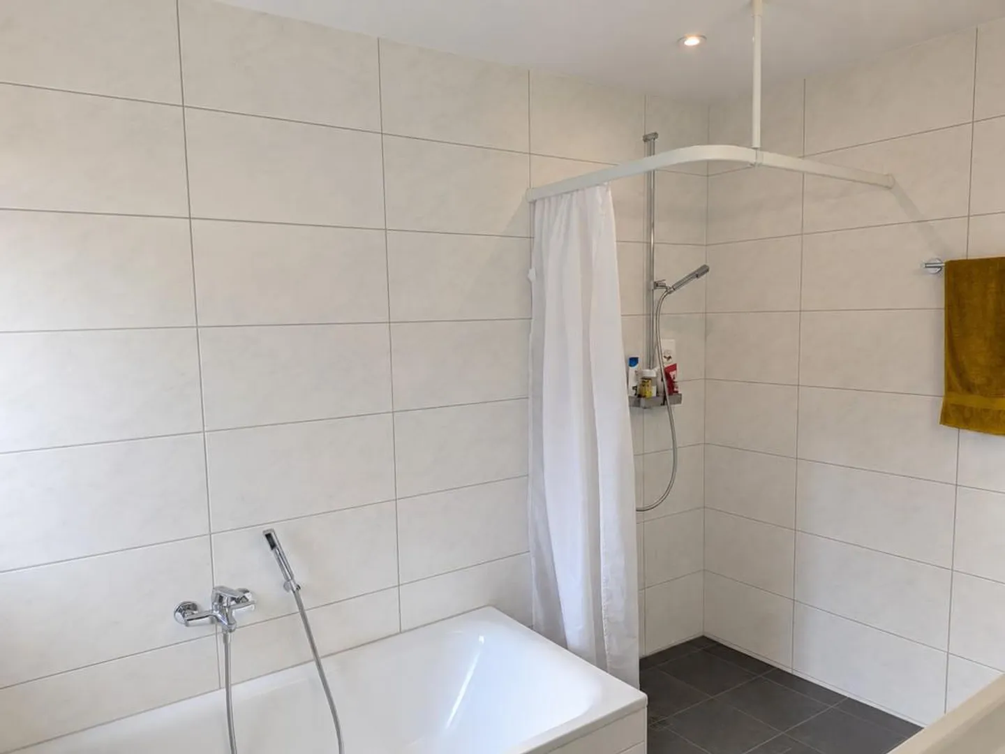 Moderne 3.5-Zimmer-Wohnung - Foto 6 von 8