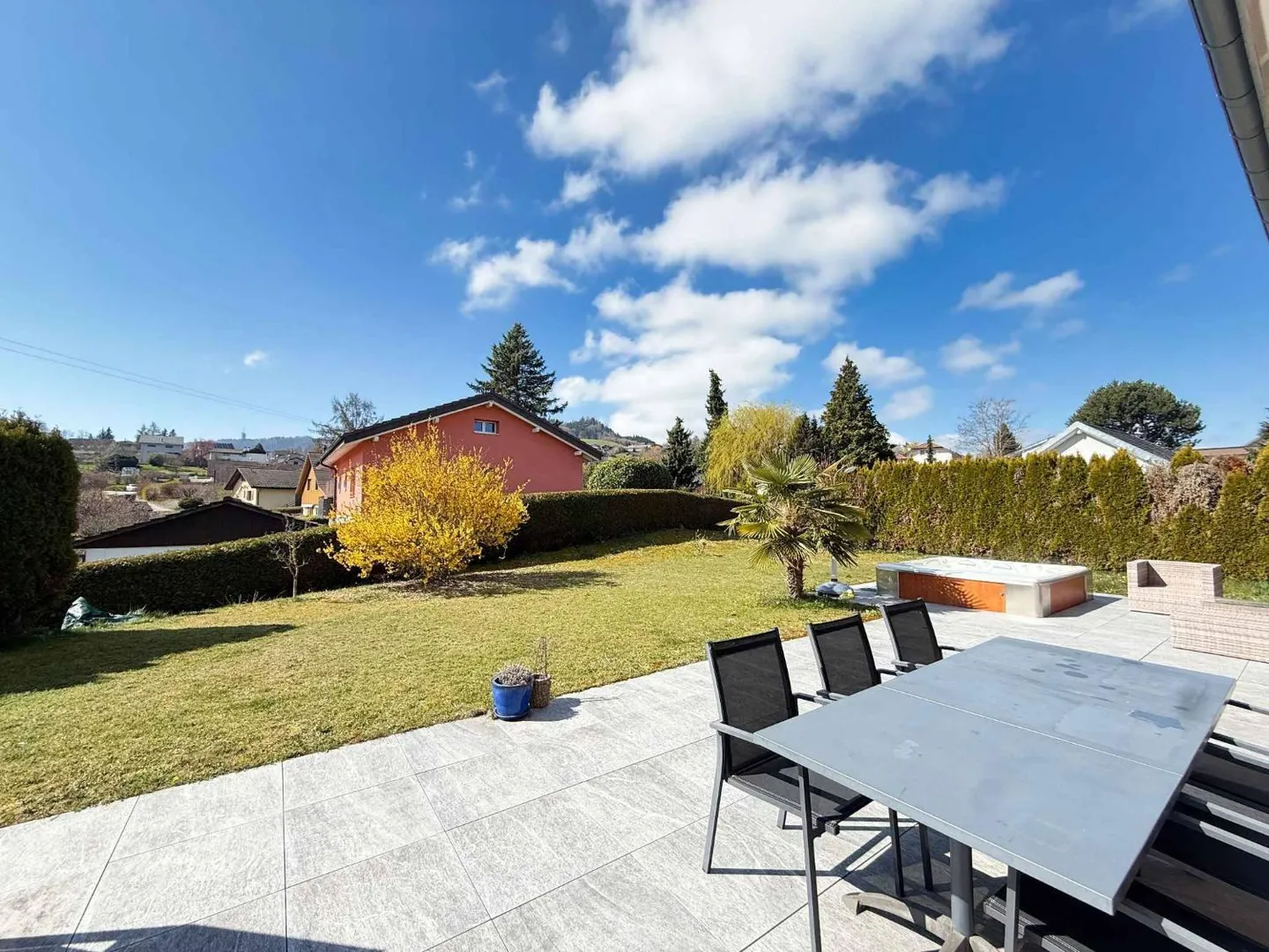 Villa Charmante avec Jacuzzi - Photo 3 sur 12