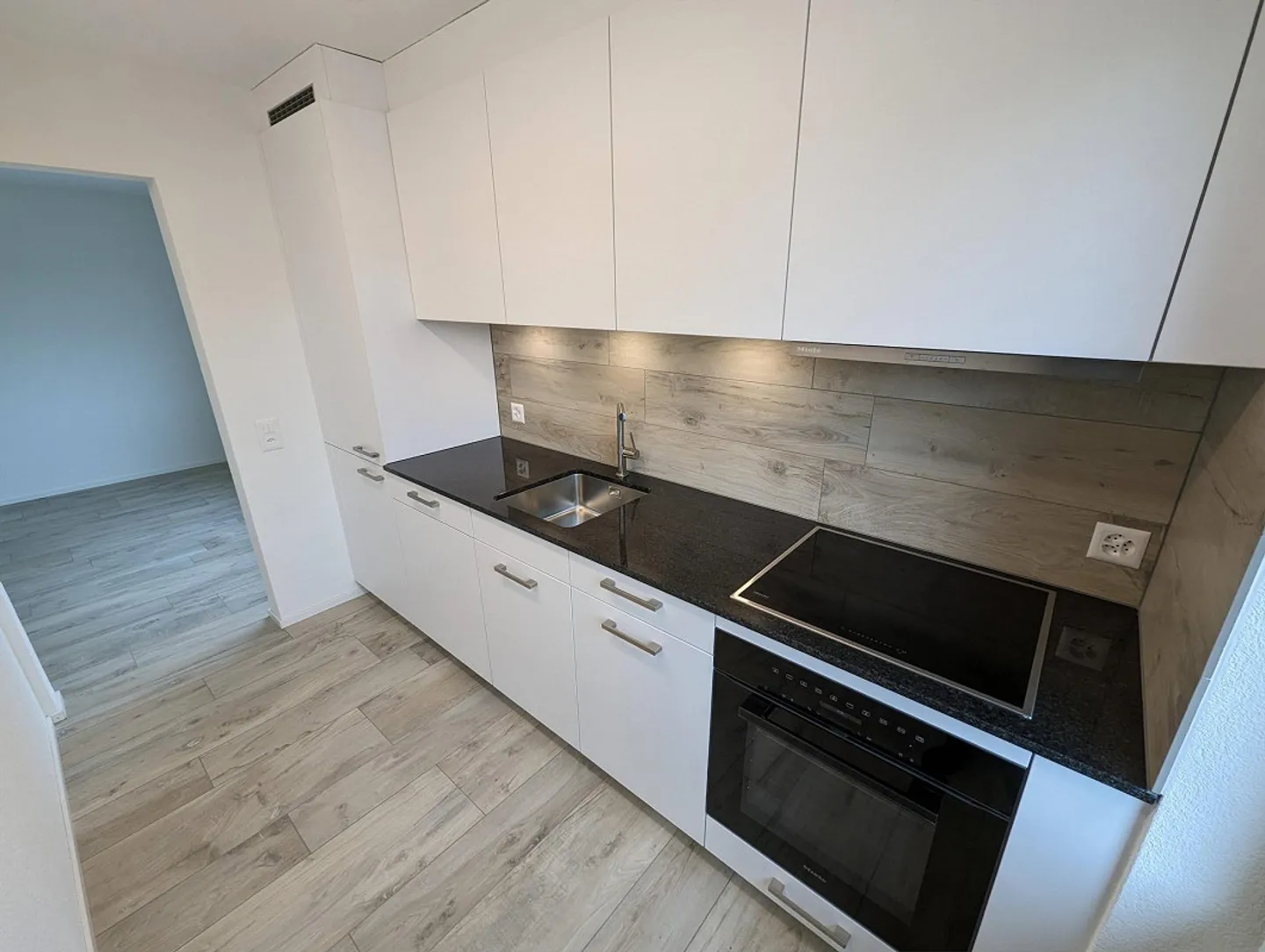 Newly renovated 4.5-room apartment in a city-close location - Photo 1 of 6