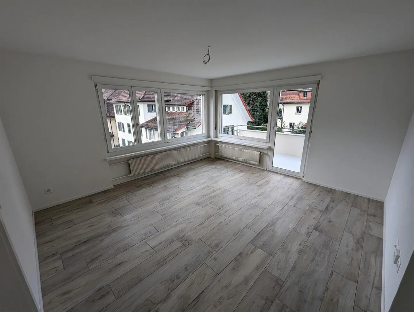 Newly renovated 4.5-room apartment in a city-close location - Photo 2 of 6