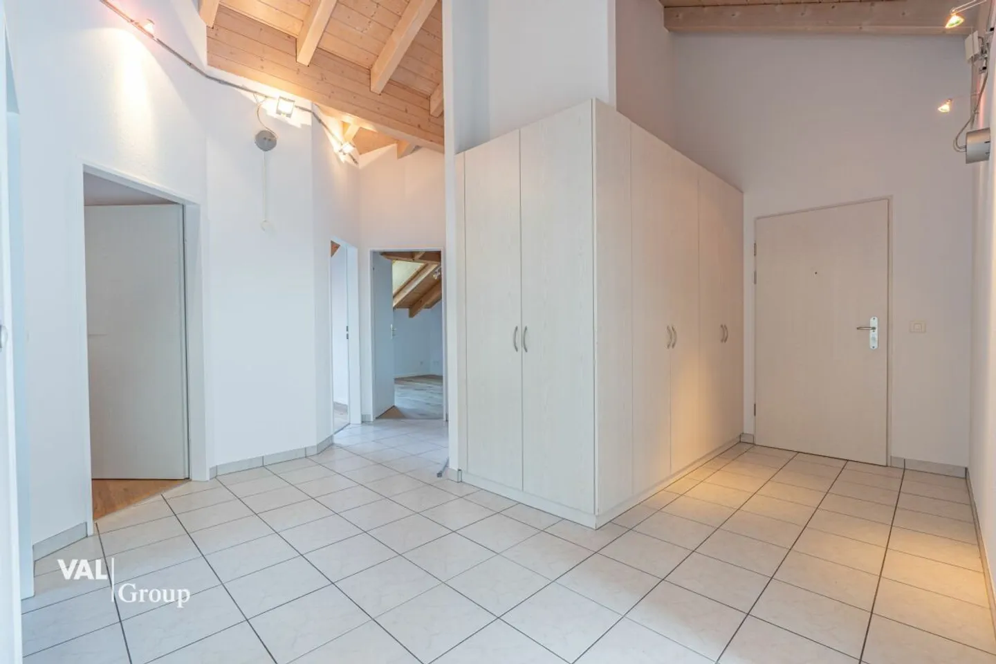 Charming 4.5 Room Attic - Photo 4 of 11