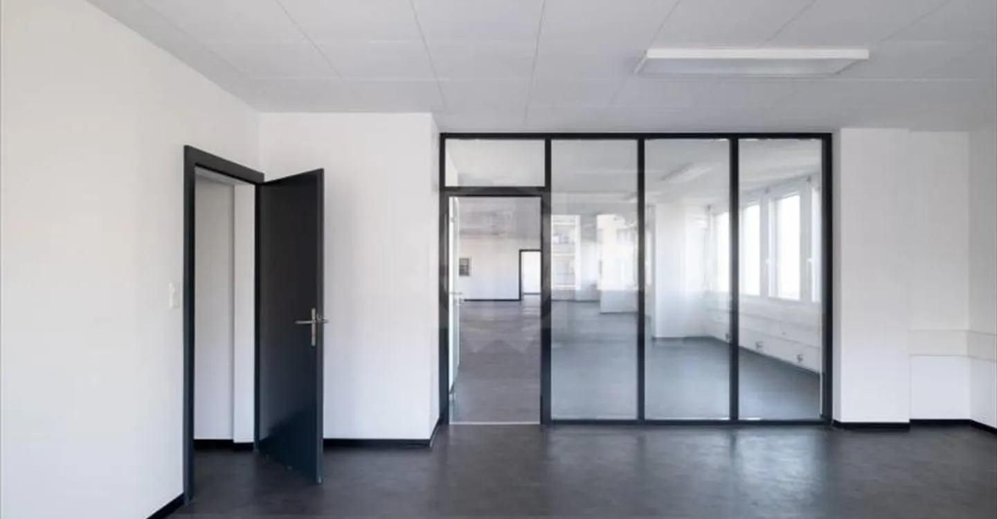 Spazio ufficio in affitto - Foto 2 di 12