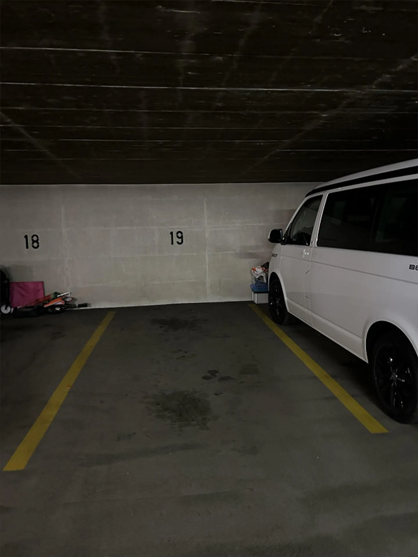 Various parking spaces for rent - Photo 5 of 7