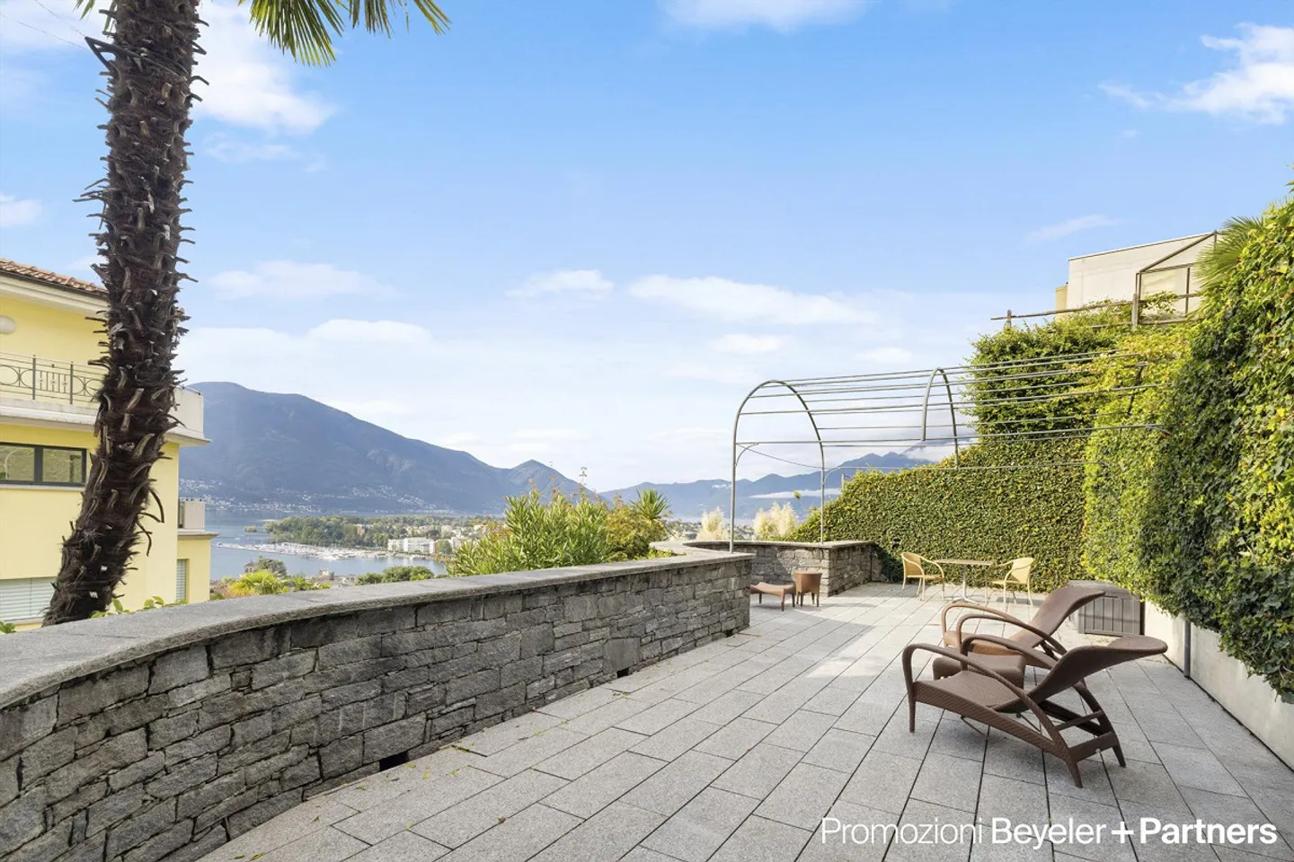 Appartamento da sogno di 3,5 stanze con vista e piscina a Muralto - Foto 17 di 17