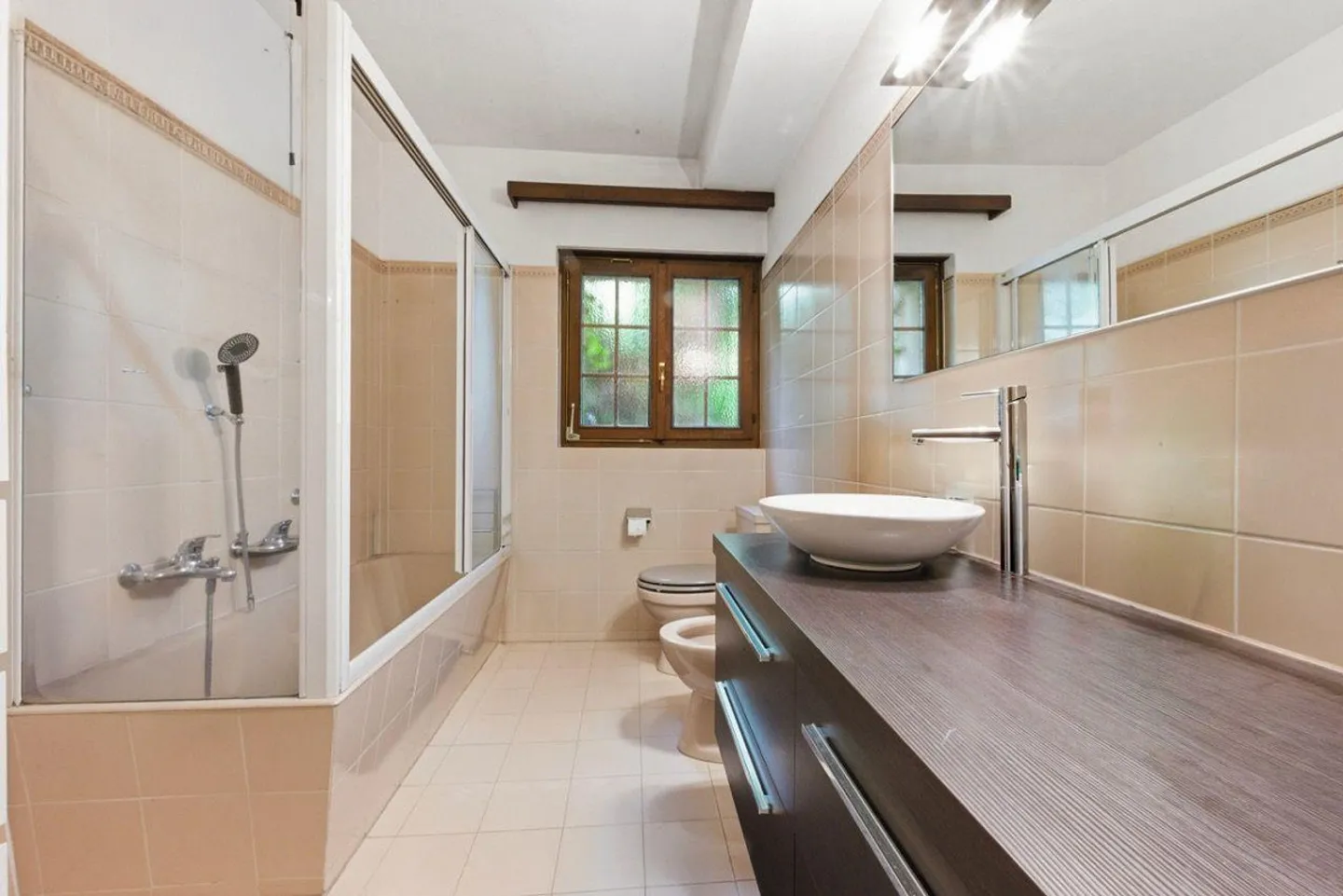 Elegance and Views: villa with lake view and absolute privacy - Photo 14 of 14