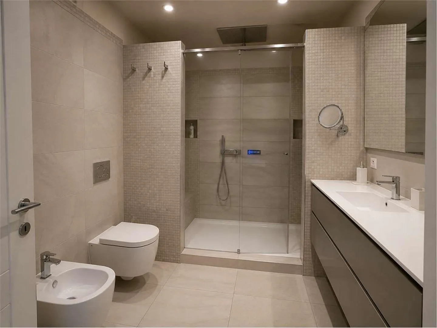 Appartamento moderno con vista lago - Foto 5 di 13