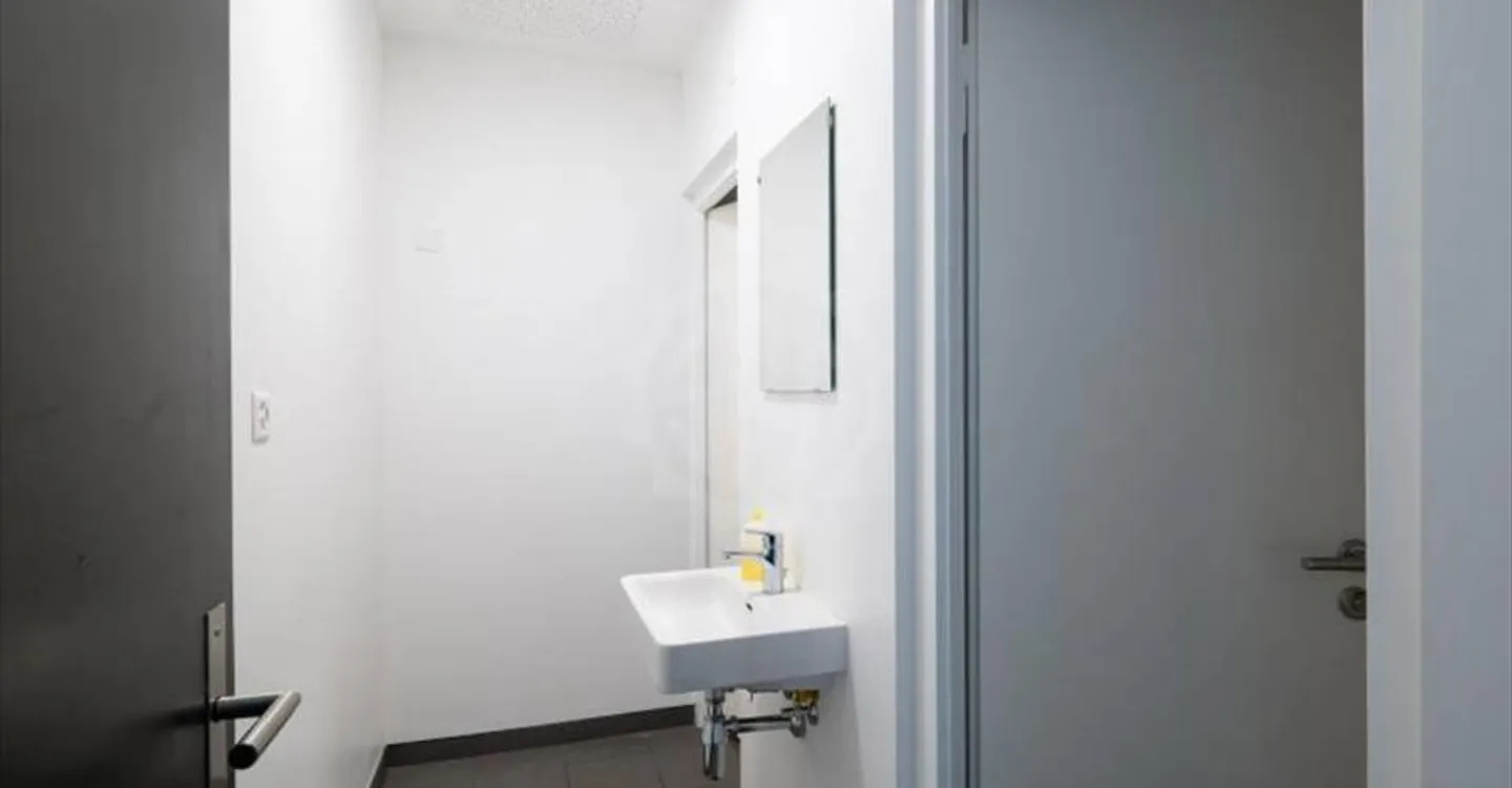 Spazio ufficio in affitto - Foto 6 di 12