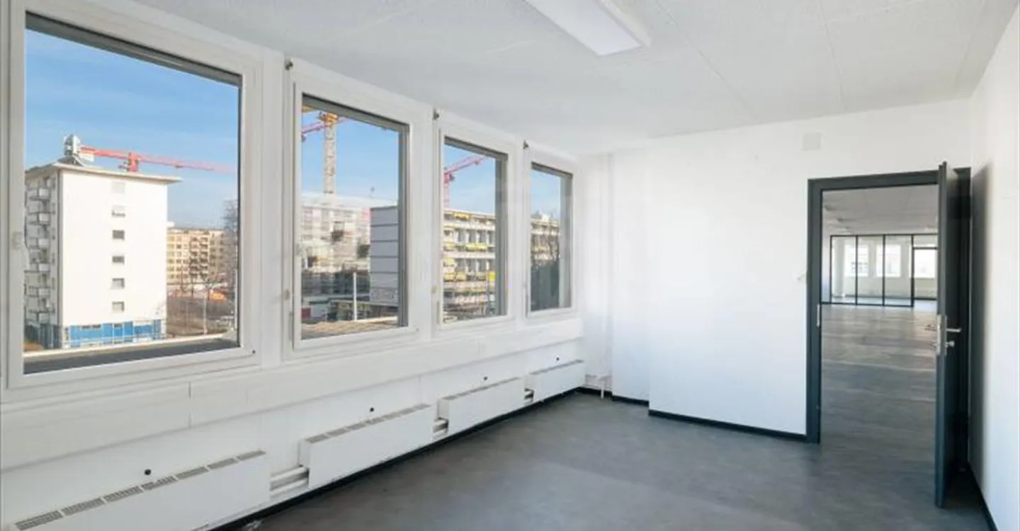 Spazio ufficio in affitto - Foto 9 di 12