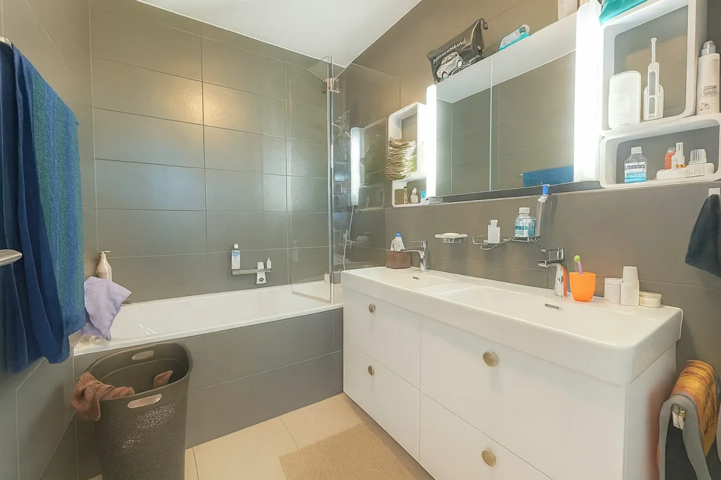 Appartamento con 3 camere in un edificio moderno - Pâquis - Foto 8 di 12