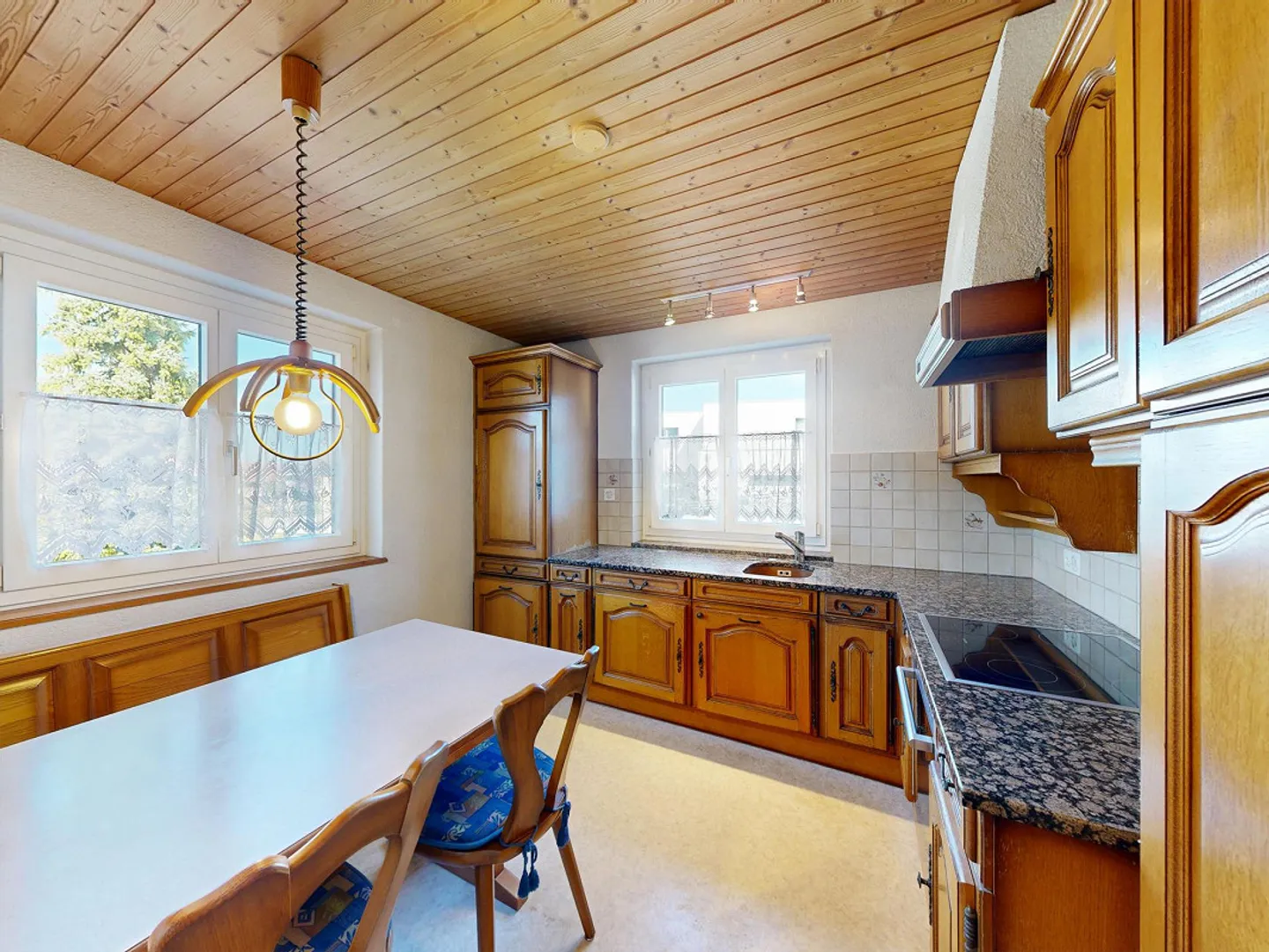 4.5-Room Single-Family House in Idyllic Surroundings - Photo 5 of 11