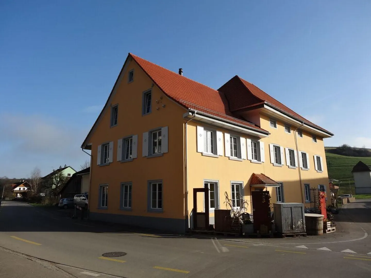 Heimelige Wohnung im Herzen von Hofen SH - Foto 1 von 6