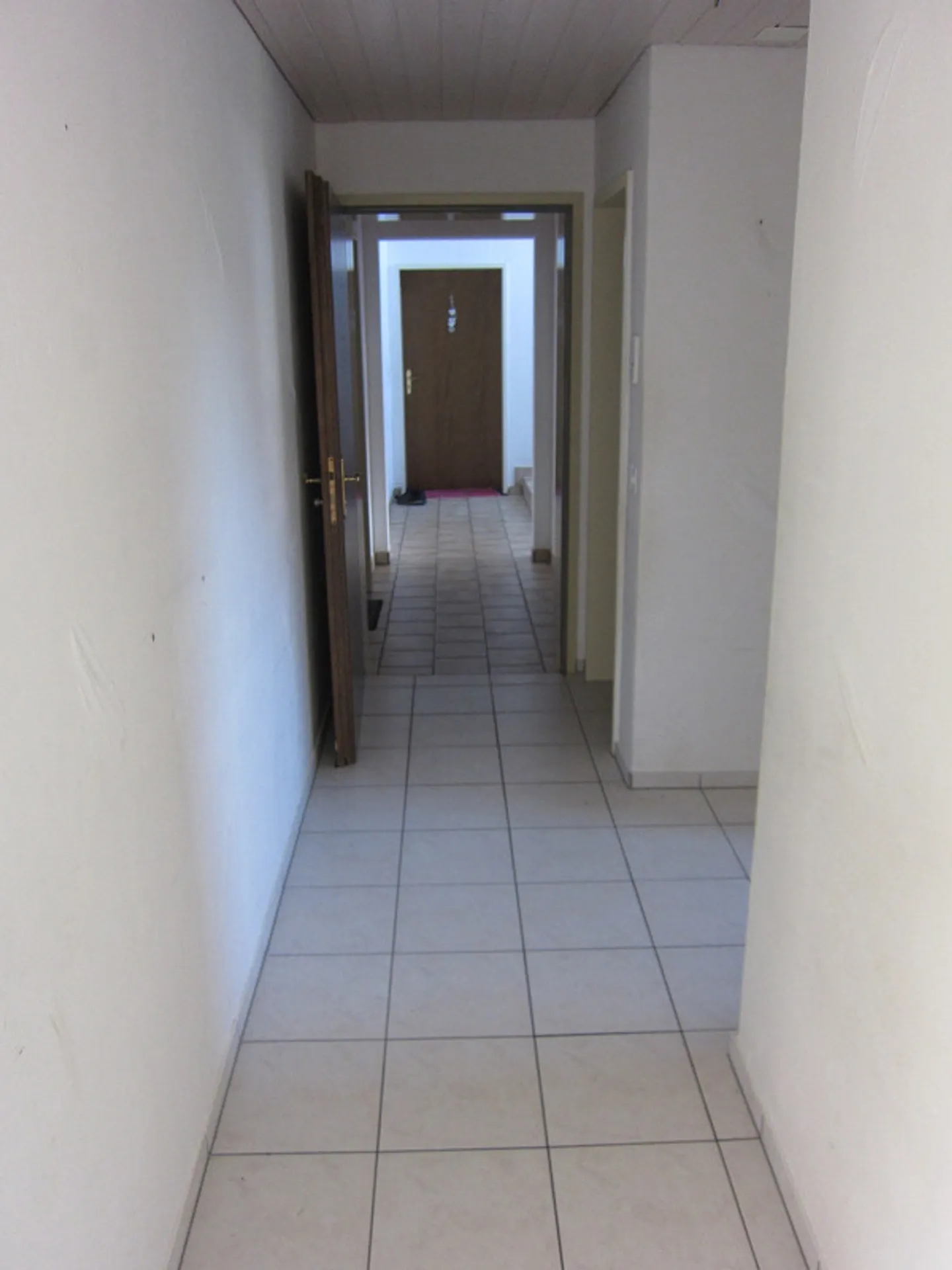 Appartement lumineux 2,5 pièces 1er étage - Photo 2 sur 14