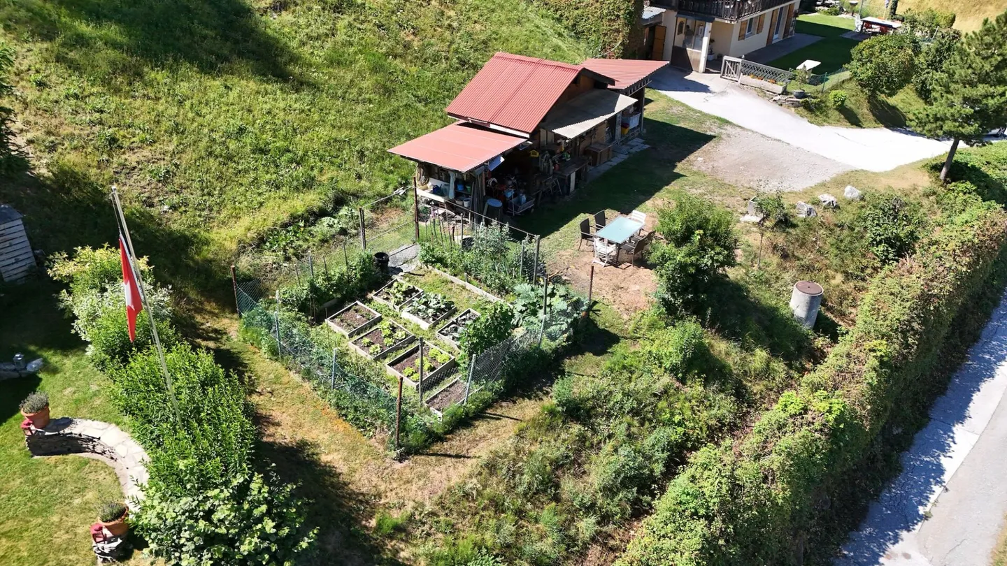 Einfamilienhaus 5 Zimmer ½ von 224 m2 netto auf Grundstücken von 1693 m2 mit atemberaubendem Blick - Foto 5 von 22