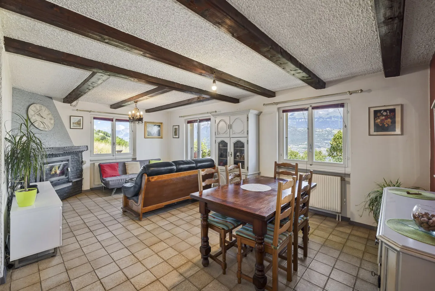 Einfamilienhaus 5 Zimmer ½ von 224 m2 netto auf Grundstücken von 1693 m2 mit atemberaubendem Blick - Foto 6 von 22