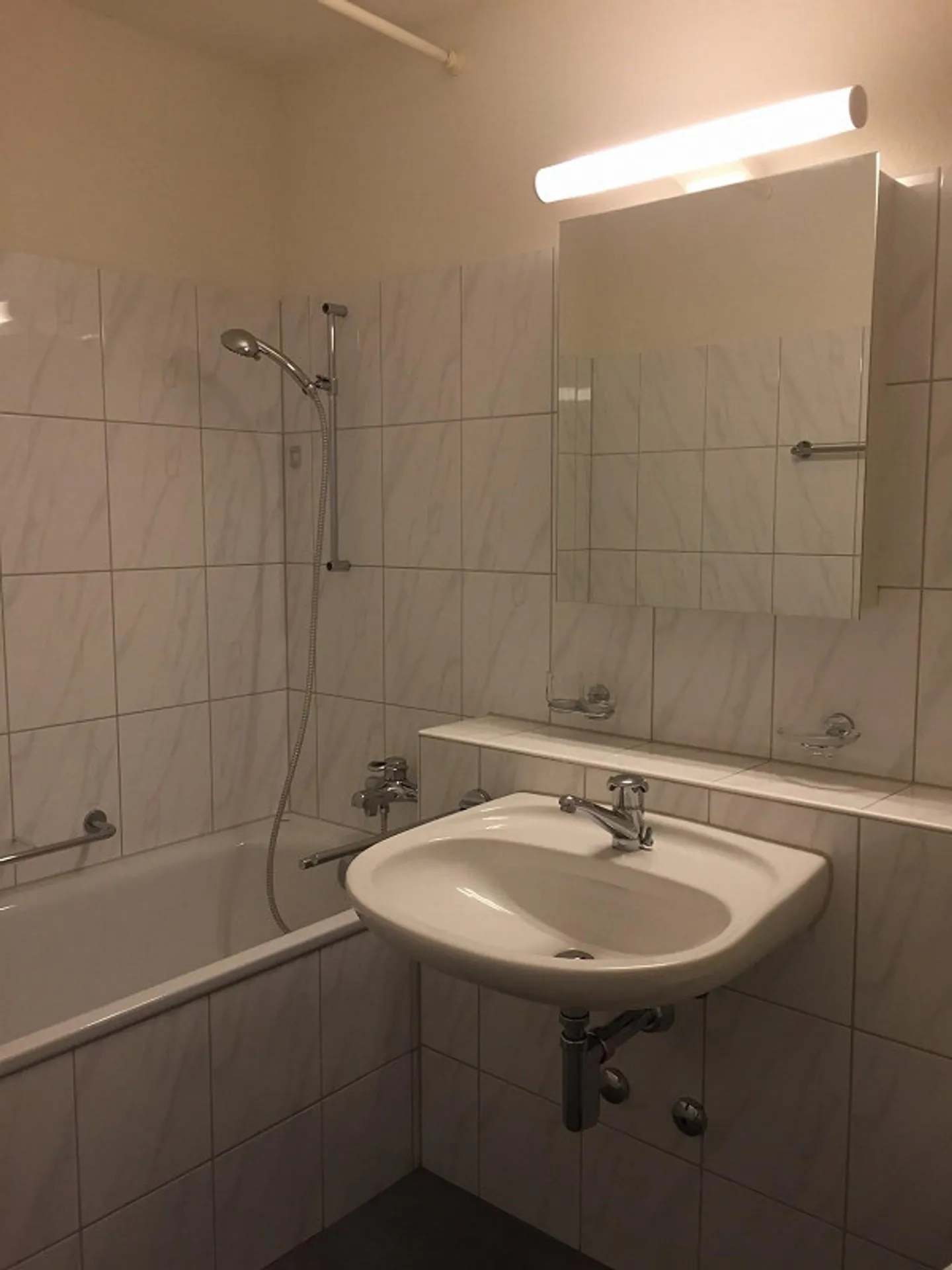 Limité : Appartement ensoleillé avec 2 balcons - Photo 3 sur 8