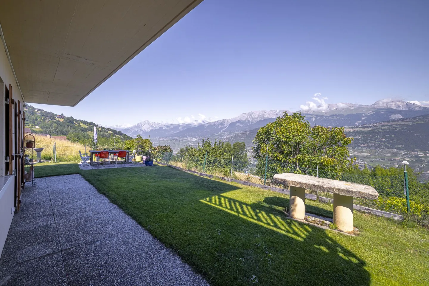Einfamilienhaus 5 Zimmer ½ von 224 m2 netto auf Grundstücken von 1693 m2 mit atemberaubendem Blick - Foto 17 von 22