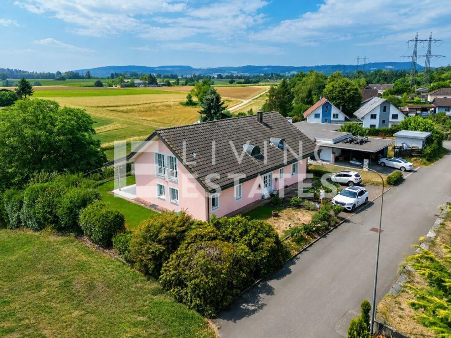 Charmantes Familienhaus mit Garten - Foto 2 von 23