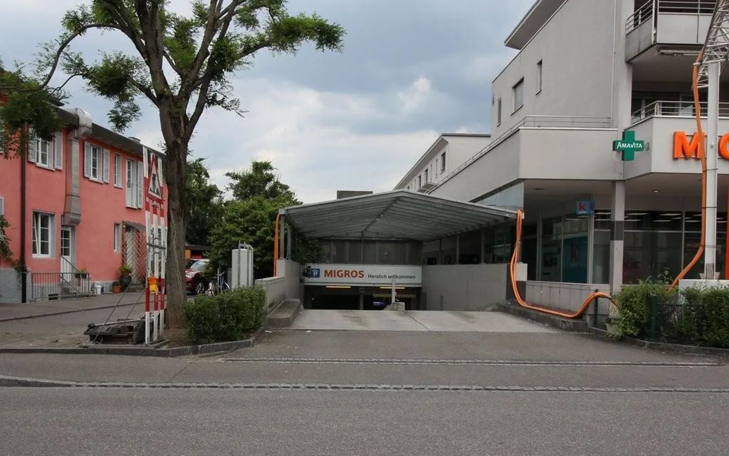 Posto auto - Foto 1 di 1