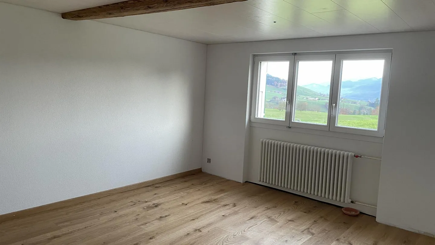 4 Room Apartment - Photo 5 of 12