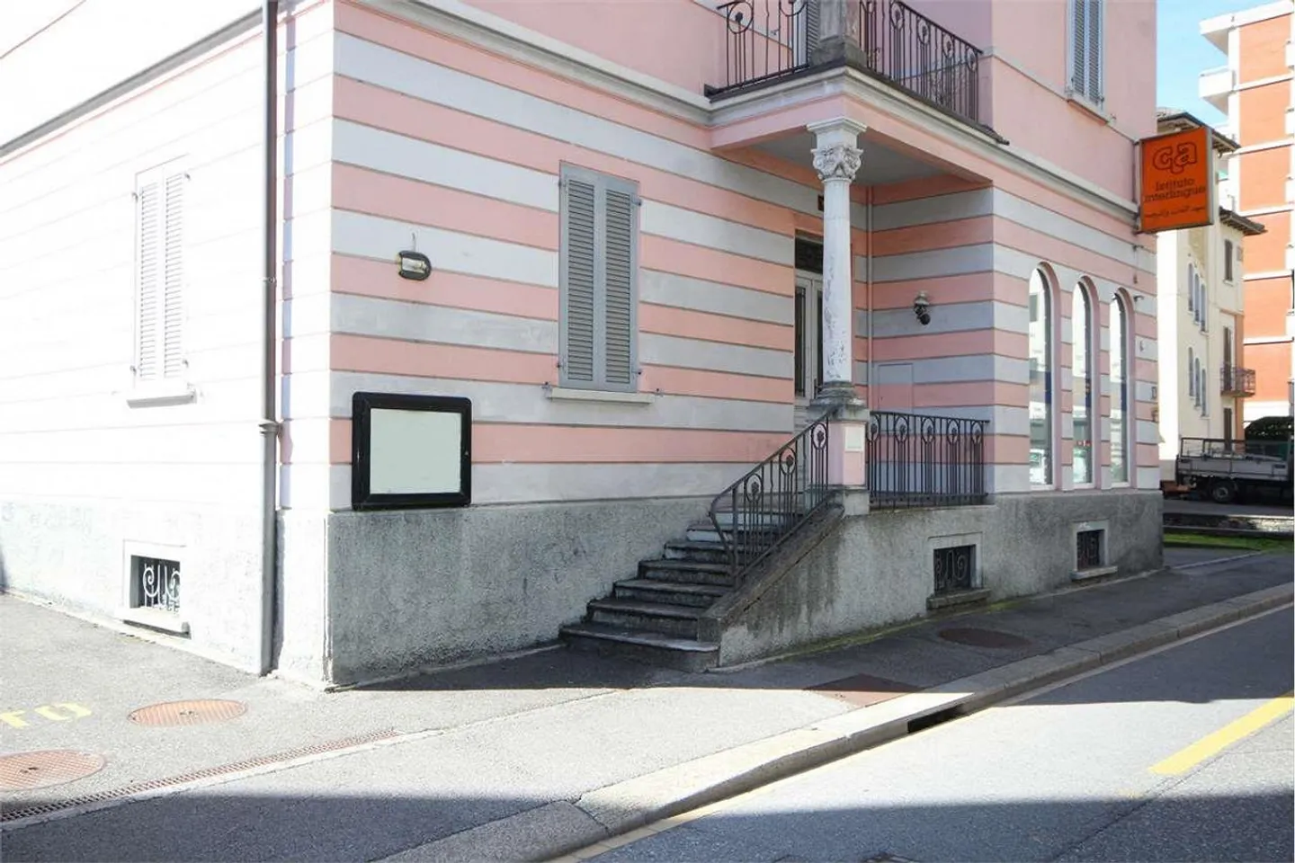 Lugano : bureau de 4 pièces dans un emplacement stratégique - Photo 1 sur 4
