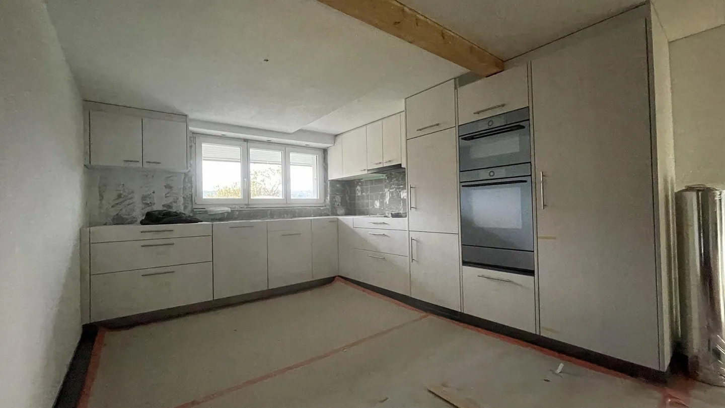 4 Room Apartment - Photo 3 of 12