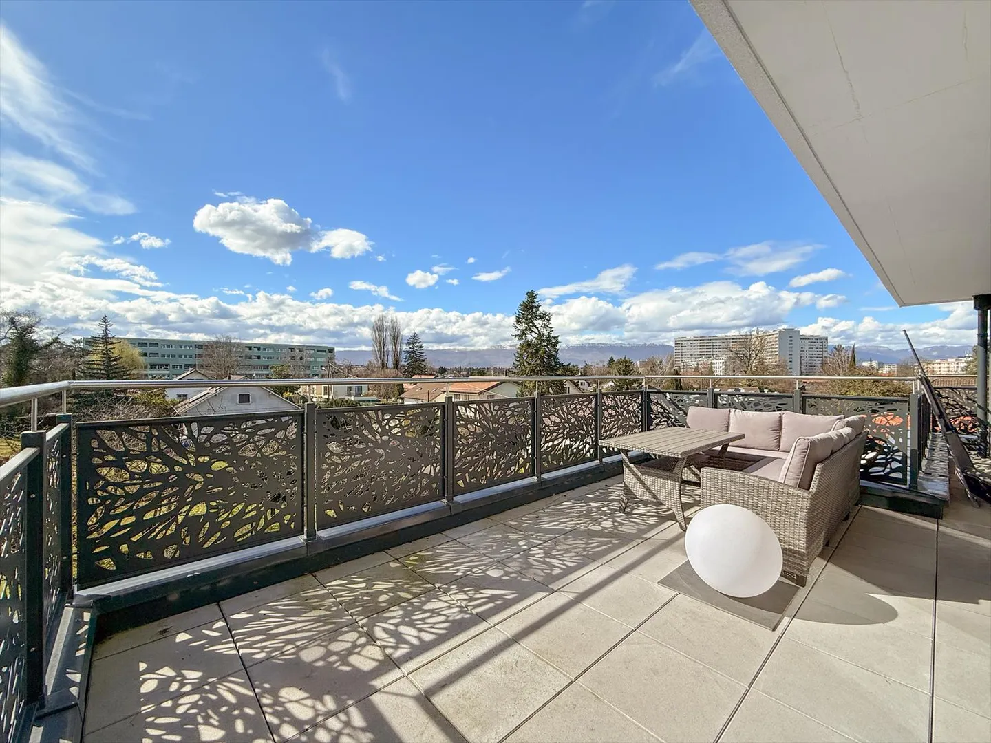 New: magnificent penthouse apartment. - Photo 1 of 9
