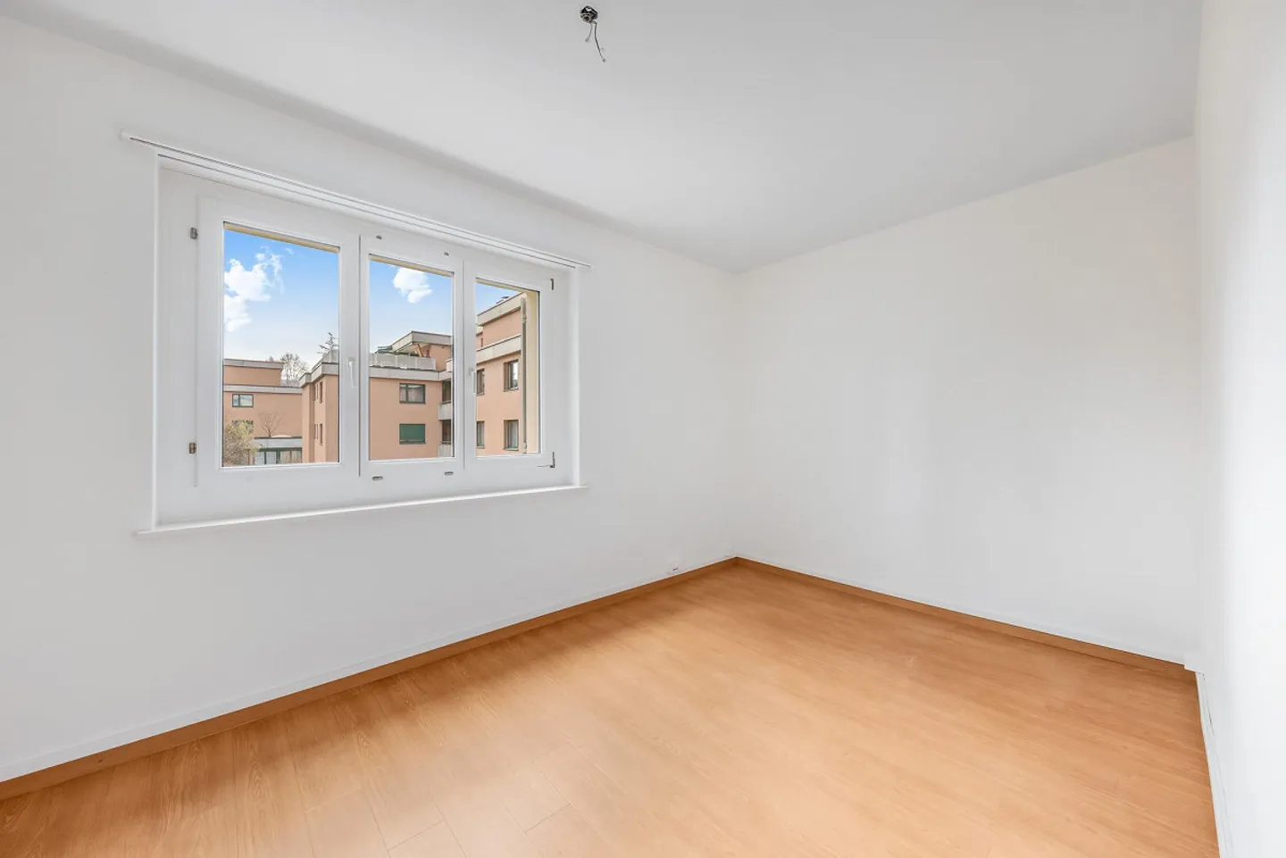 Charming - close to the center - Your new home! - Photo 7 of 10