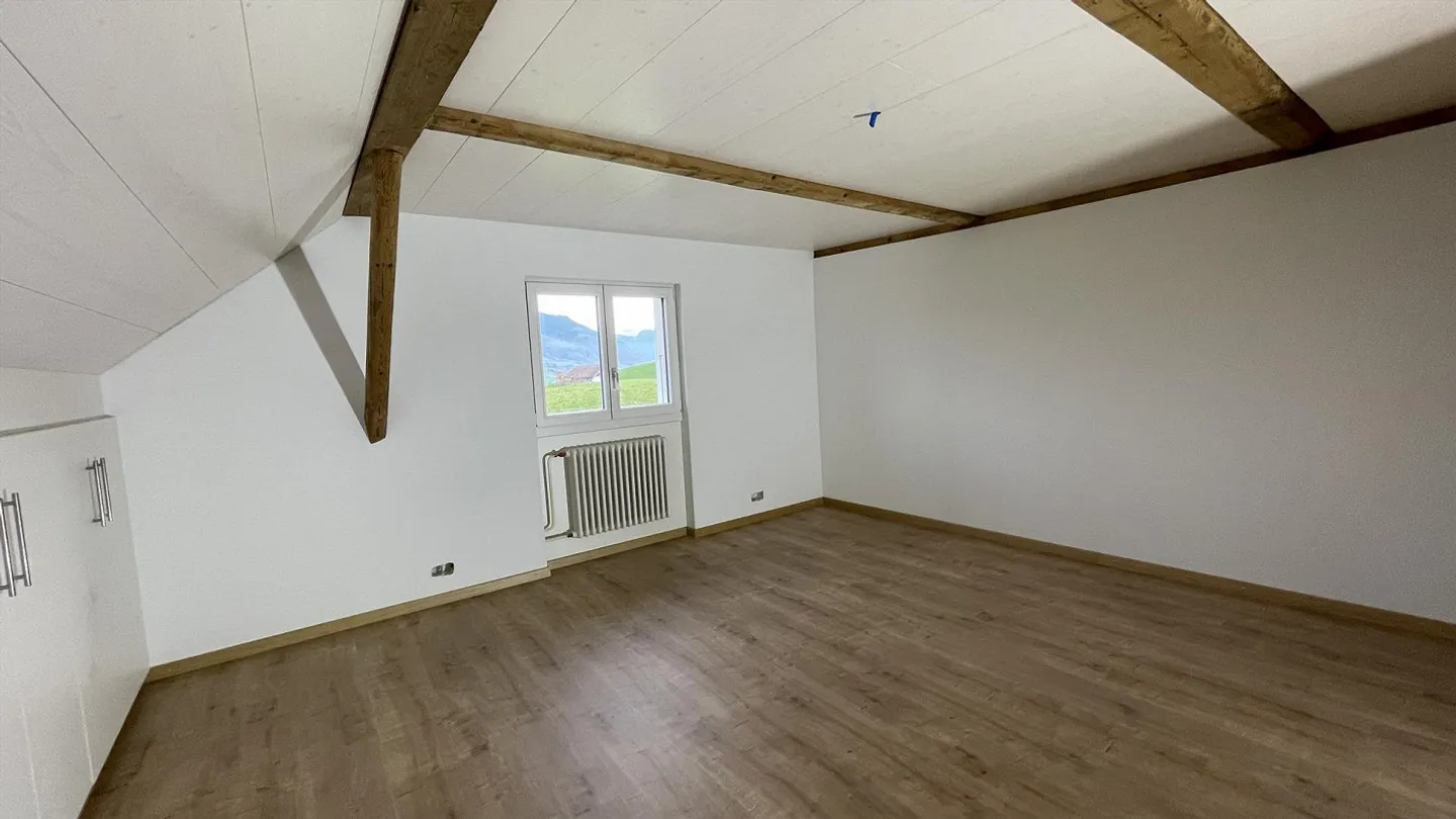 4 Room Apartment - Photo 7 of 12