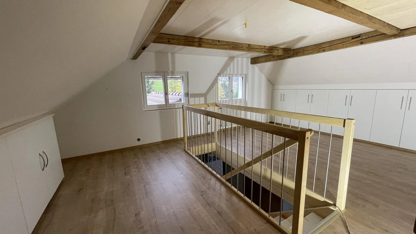 4 Room Apartment - Photo 9 of 12