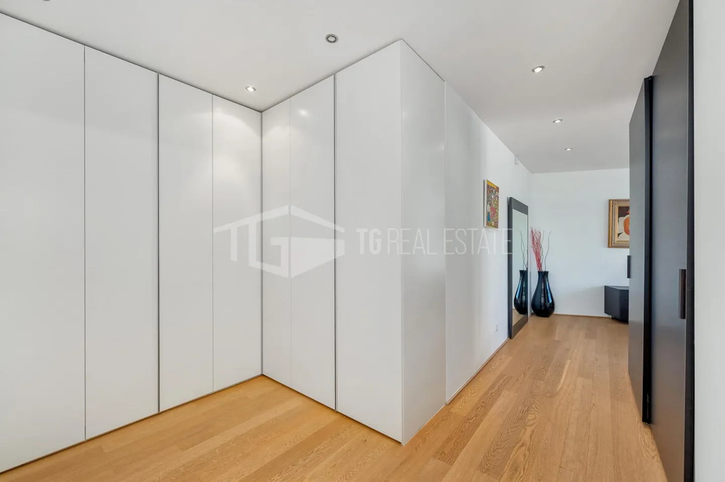 4.5 Local Dream House with Lake View Terraces - Photo 2 of 13