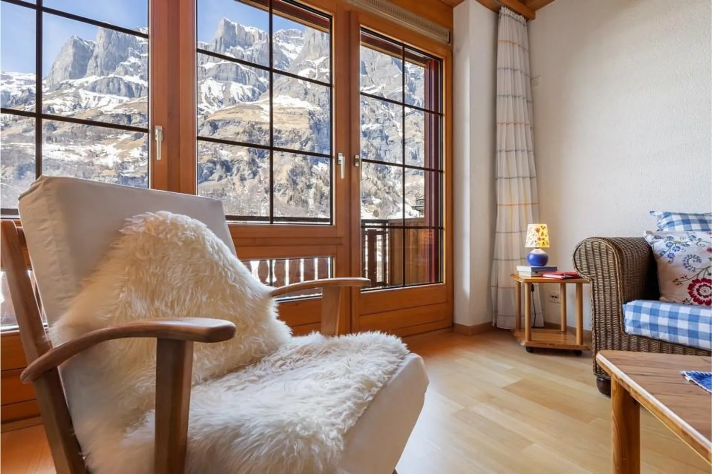Exclusive 3.5-room penthouse apartment with gallery in a prime location in Leukerbad - Photo 4 of 6