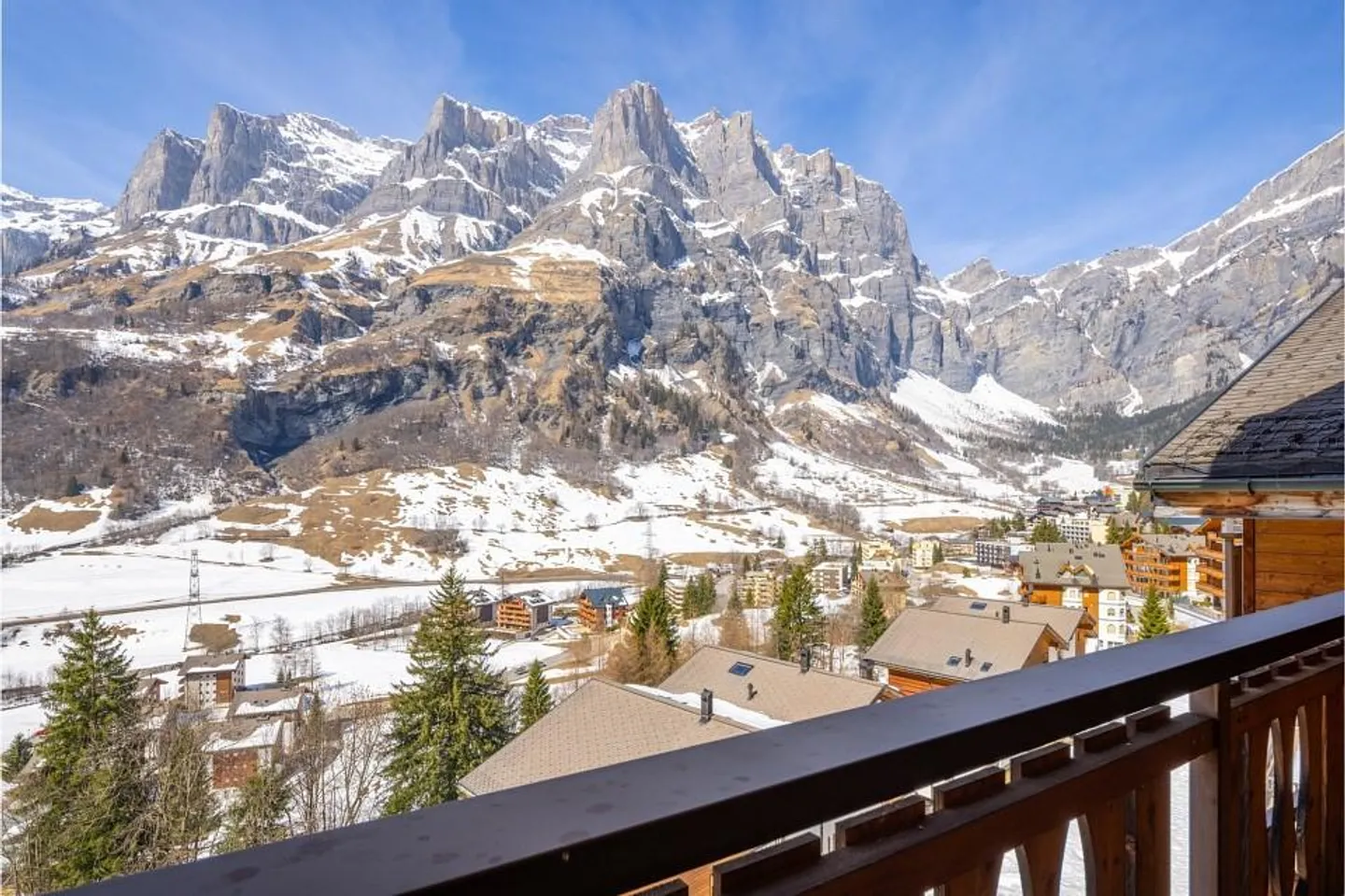 Exclusive 3.5-room penthouse apartment with gallery in a prime location in Leukerbad - Photo 5 of 6