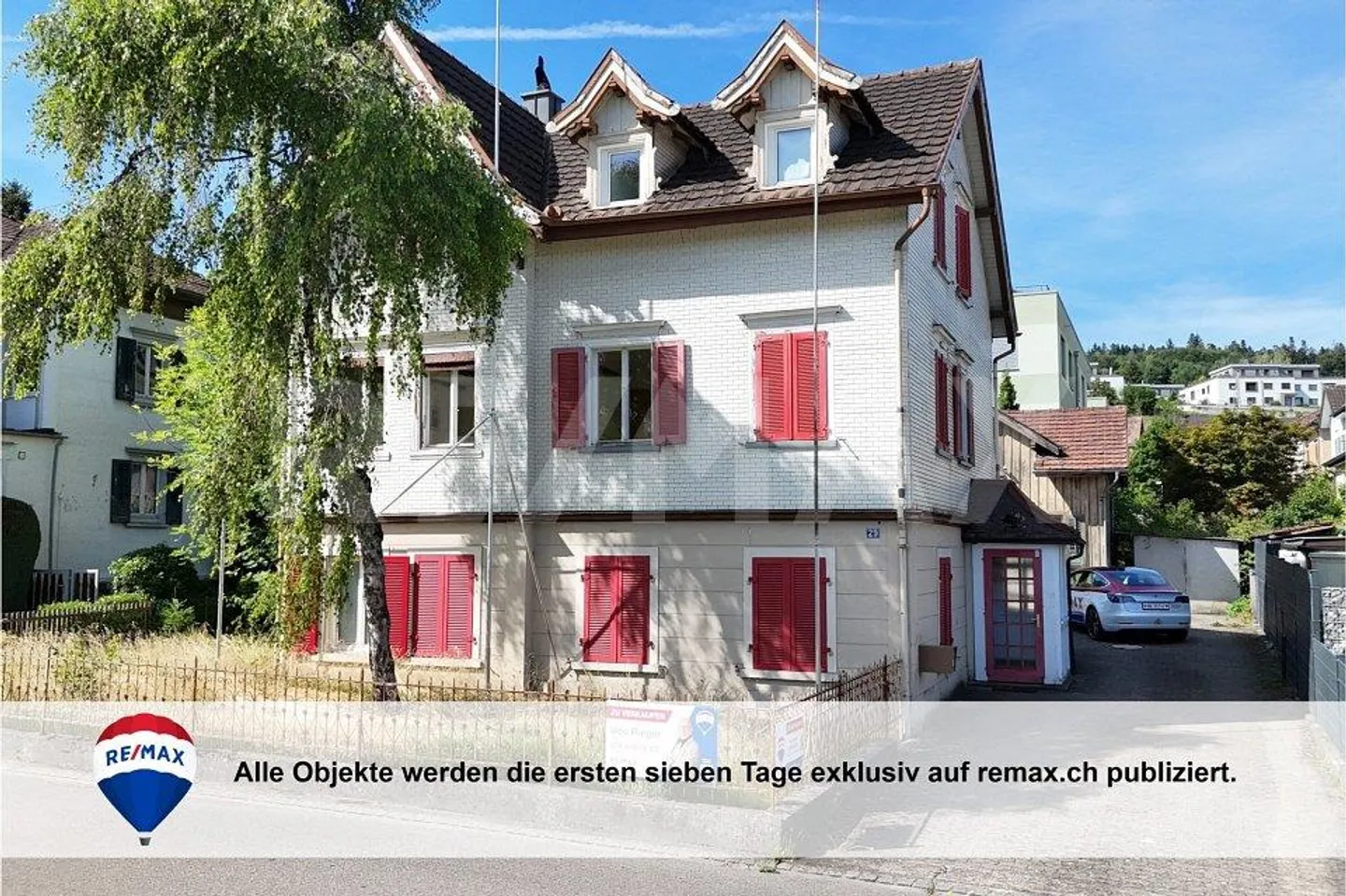 Casa unifamiliare parzialmente ristrutturata con molto spazio e potenziale - Foto 1 di 13