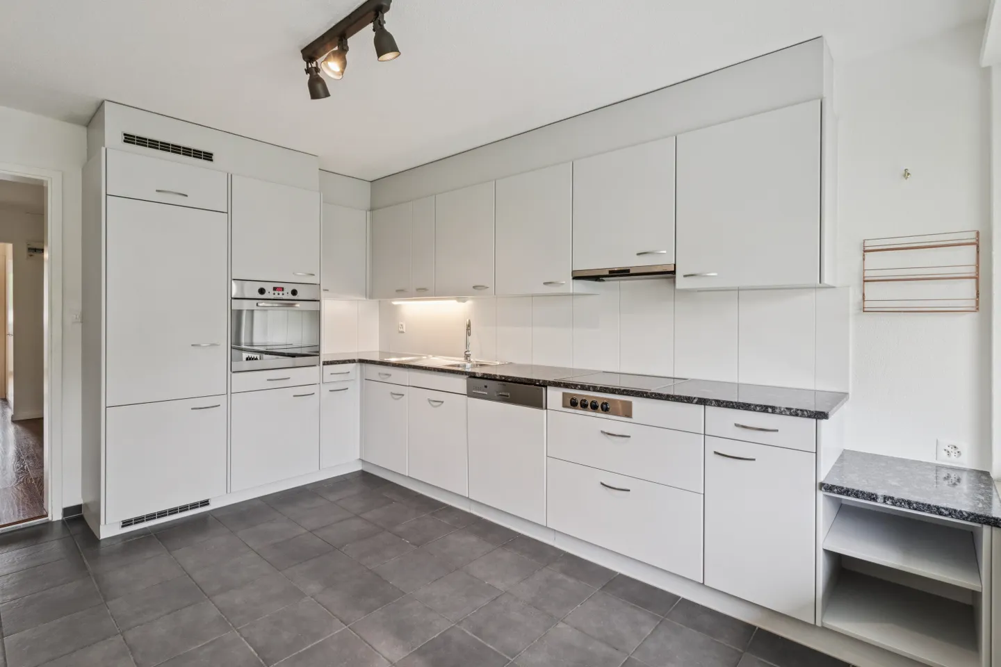 Modernes Apartment in Witikon - Foto 1 von 7