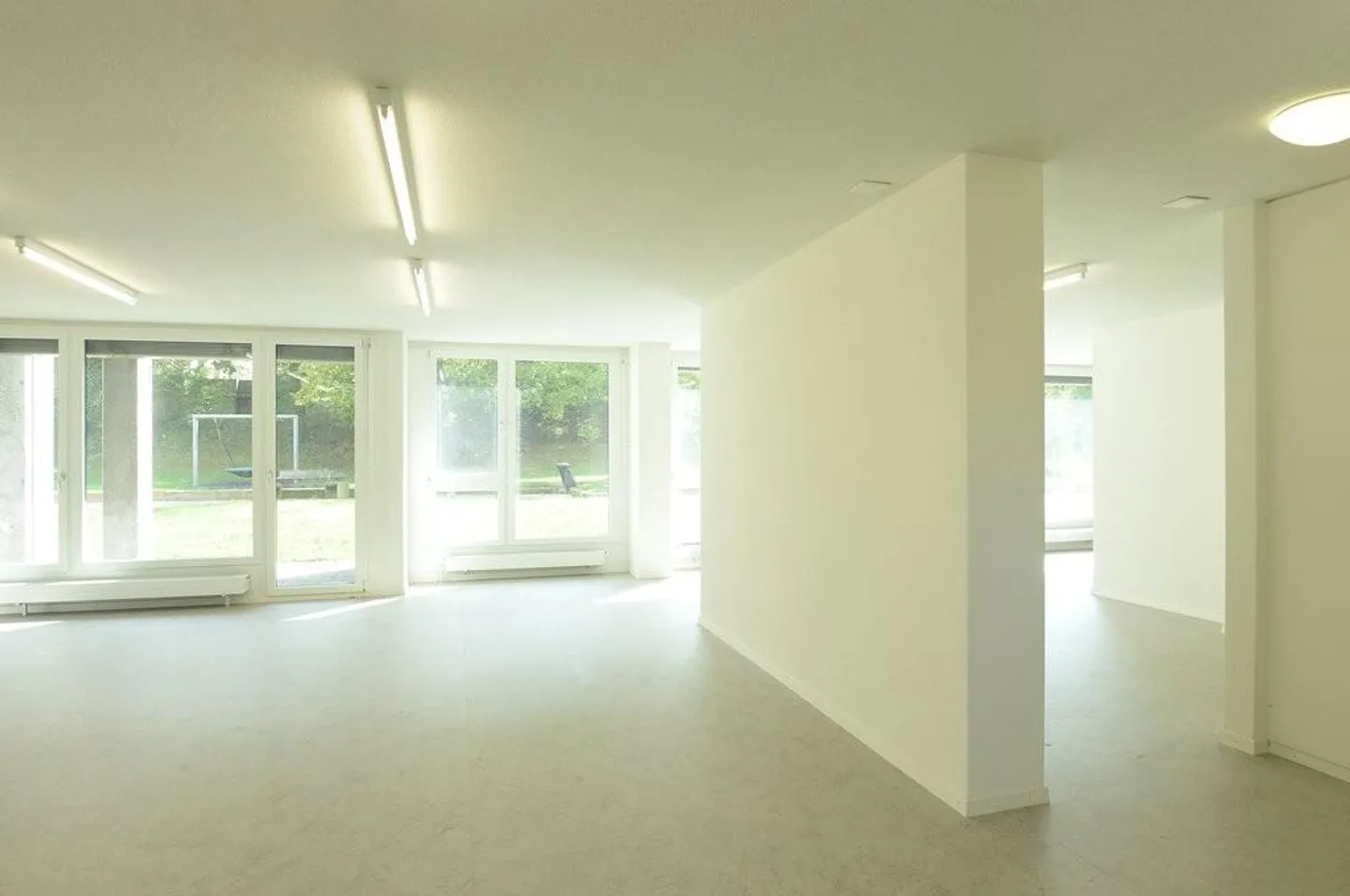 Gewerberäumlichkeit in Schlieren - Foto 2 von 10