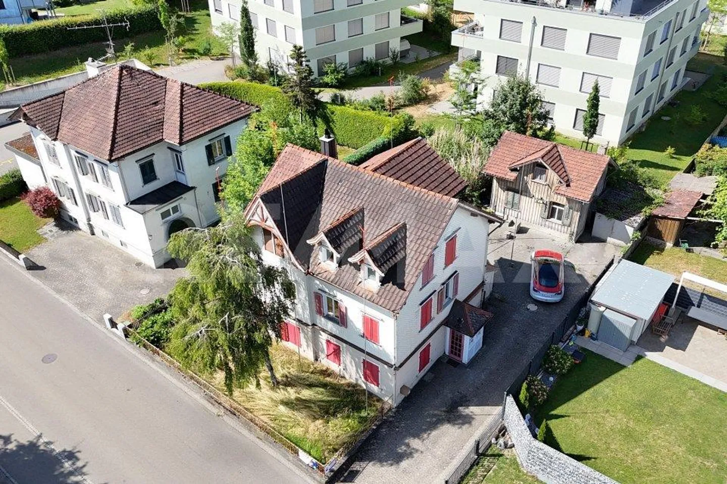 Casa unifamiliare parzialmente ristrutturata con molto spazio e potenziale - Foto 11 di 13