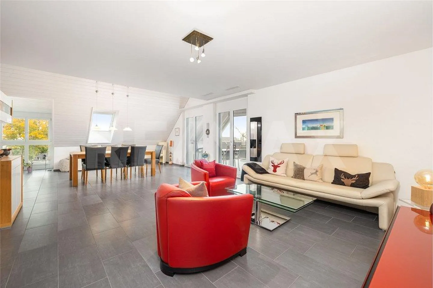 Sonnige, neuwertige 5.5 Duplexwohnung mit traumhafter Alpensicht - Foto 3 von 13