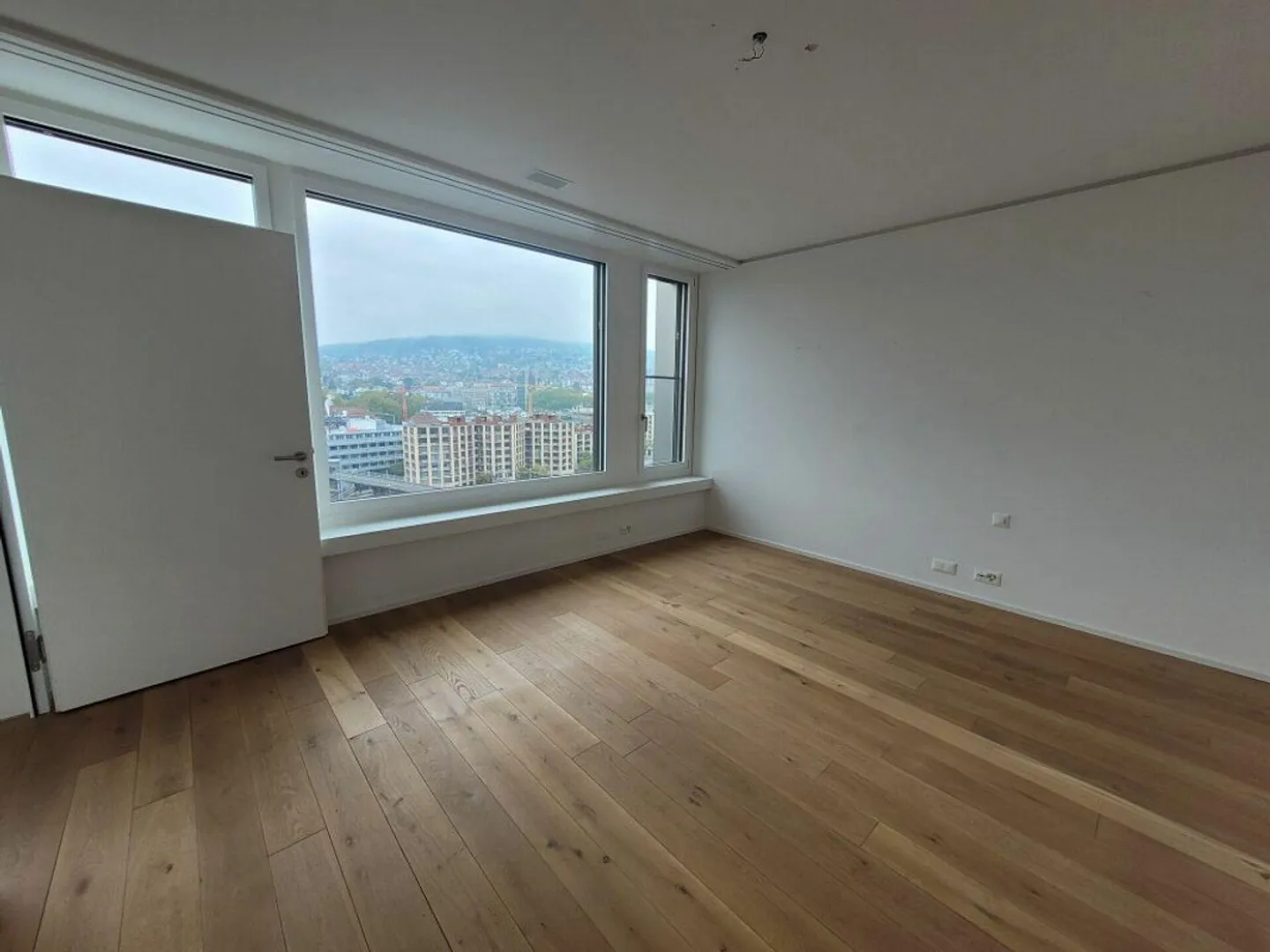 Ampio appartamento di 4,5 stanze C09.W7 nel cuore di Zurigo - Foto 5 di 7