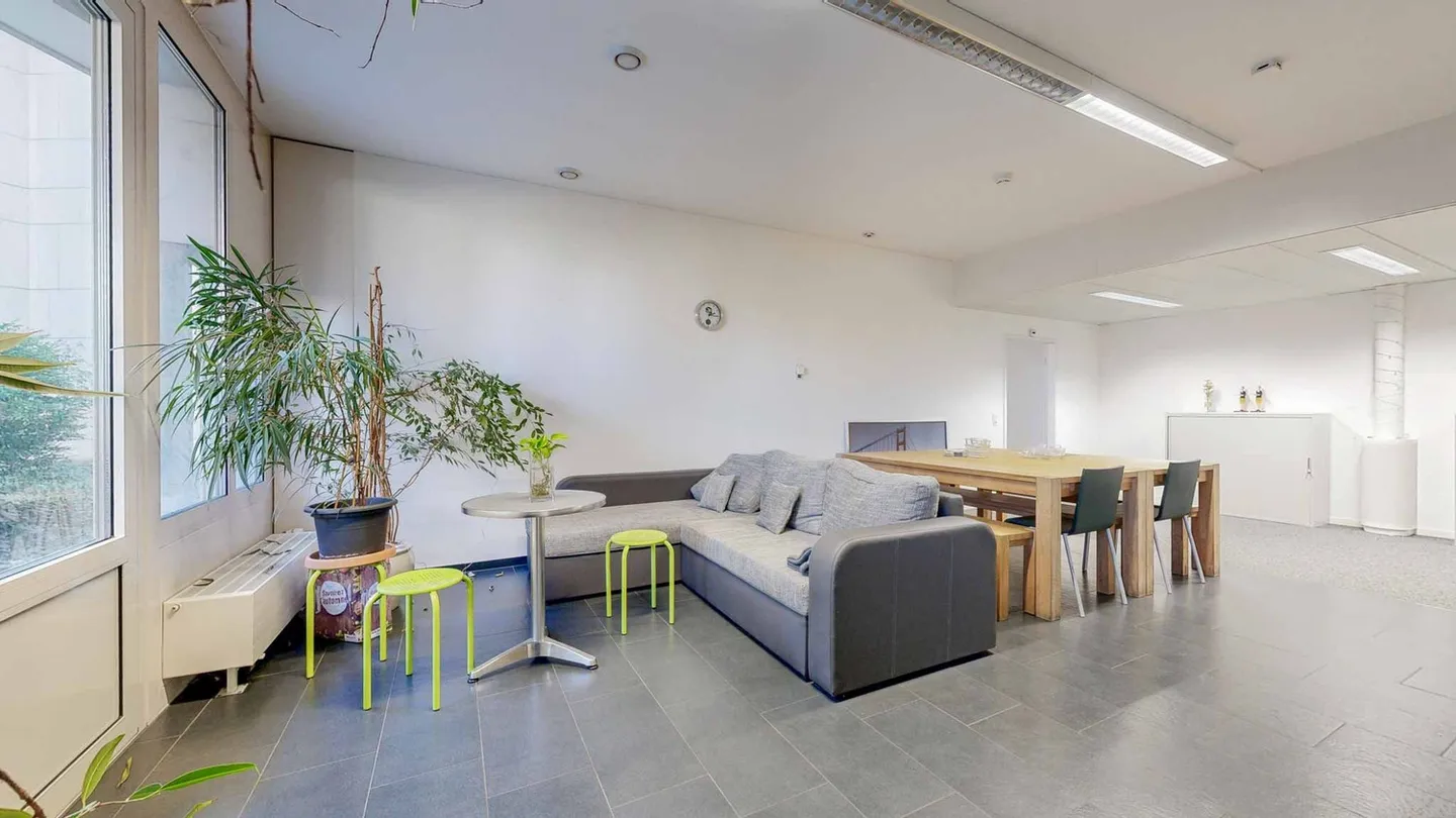 Espace de Bureau Spacieux en Centre - Photo 8 sur 9