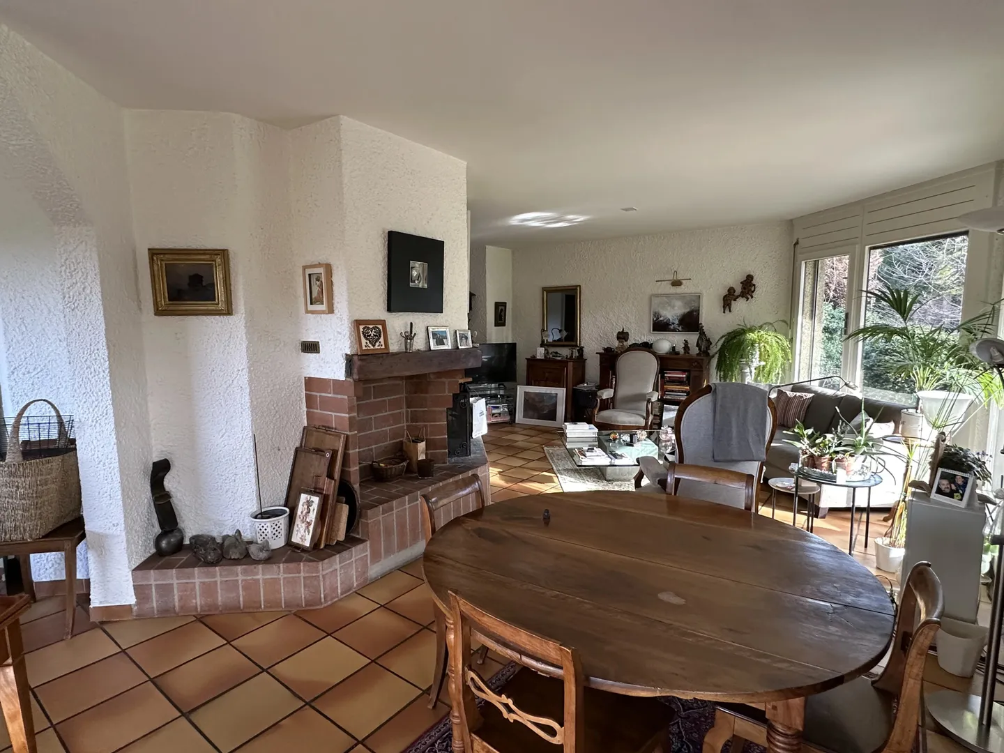 Single-family villa for renovation - Photo 1 of 6