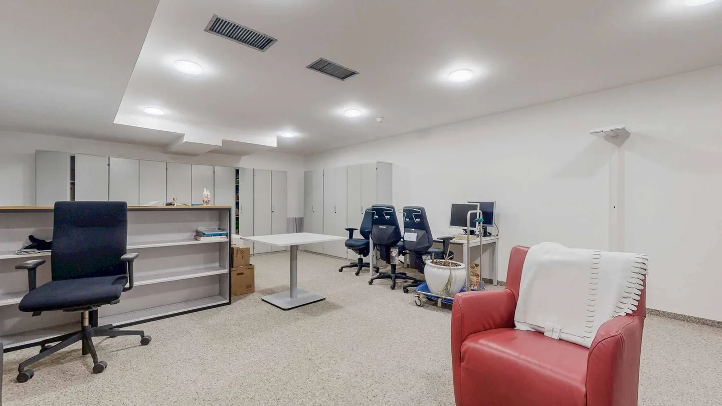 Espace de Bureau Spacieux en Centre - Photo 3 sur 9