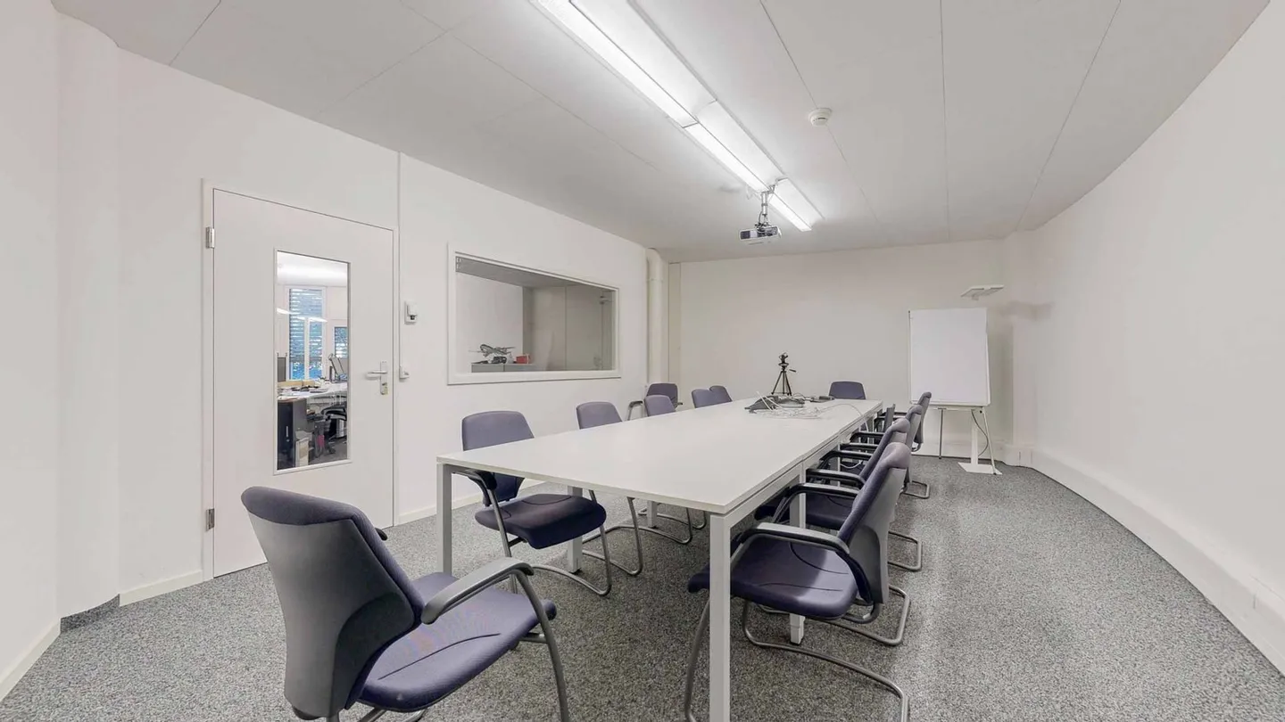 Espace de Bureau Spacieux en Centre - Photo 6 sur 9