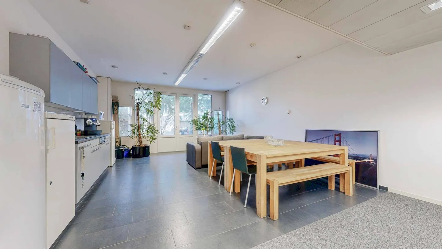 Espace de Bureau Spacieux en Centre - Photo 7 sur 9