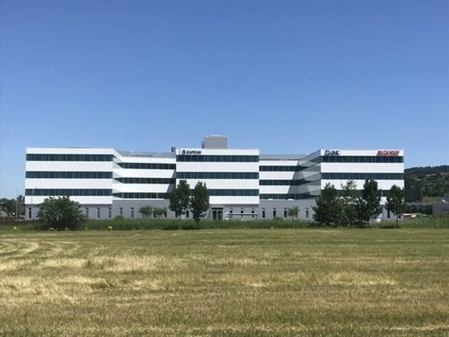 Office space of 157m2 in Y-Parc - Photo 1 of 1